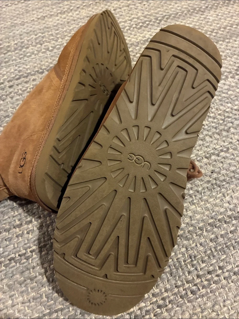 UGG Men's Chestnut Suede Chukka Boots with Shearling Lining